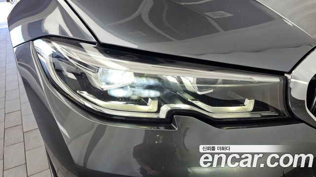 BMW 3-Series 2019 — photo 8