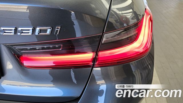 BMW 3-Series 2019 — photo 9