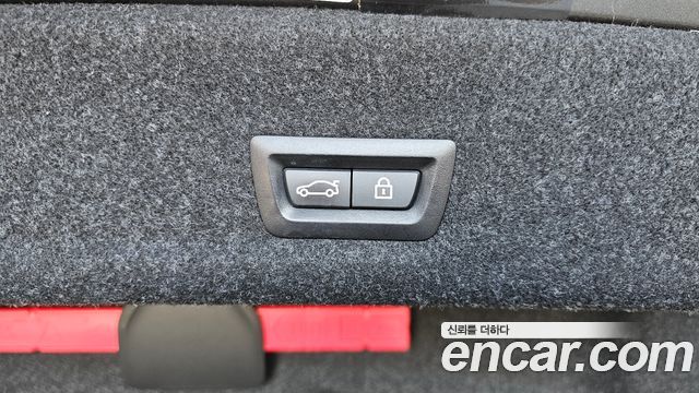 BMW 3-Series 2019 — photo 31