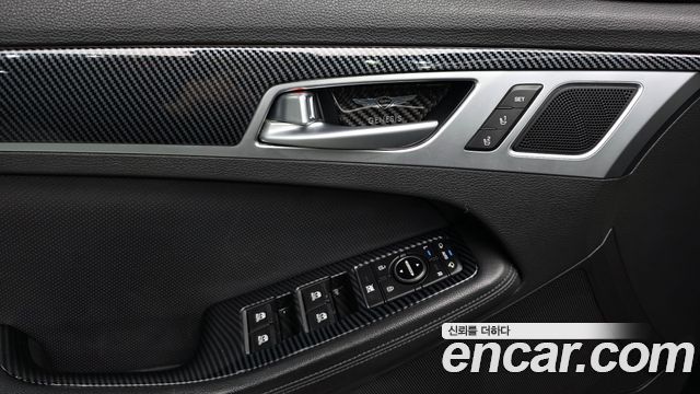Genesis G80 2018 — photo 17