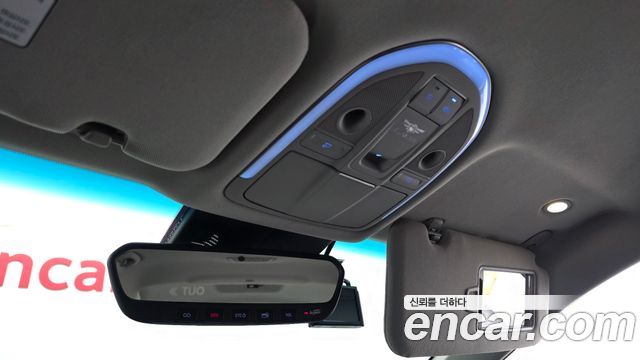 Genesis G80 2018 — photo 20