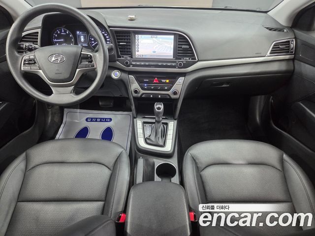 Hyundai AVANTE 2018 — photo 9