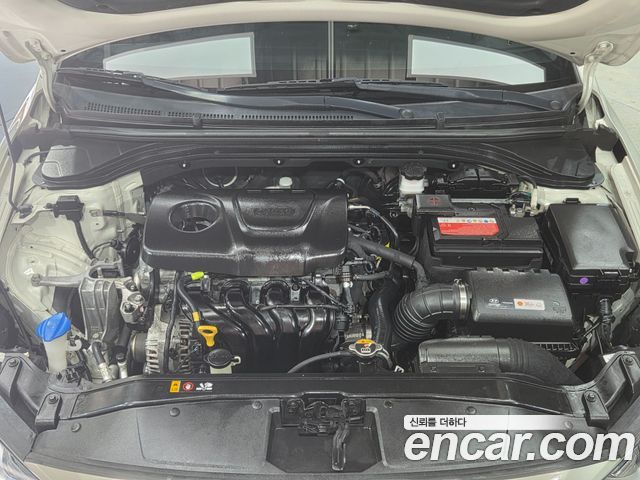 Hyundai AVANTE 2018 — photo 11