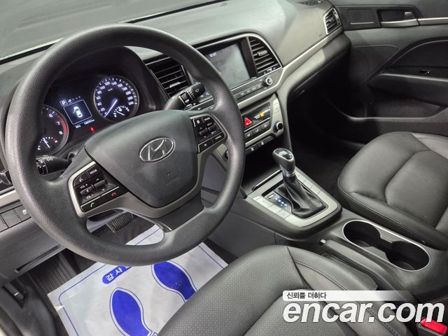 Hyundai AVANTE 2018 — photo 15