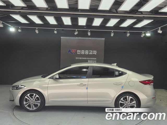 Hyundai AVANTE 2018 — photo 20