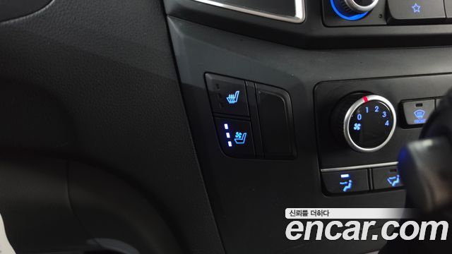 Hyundai Starex 2019 — photo 22