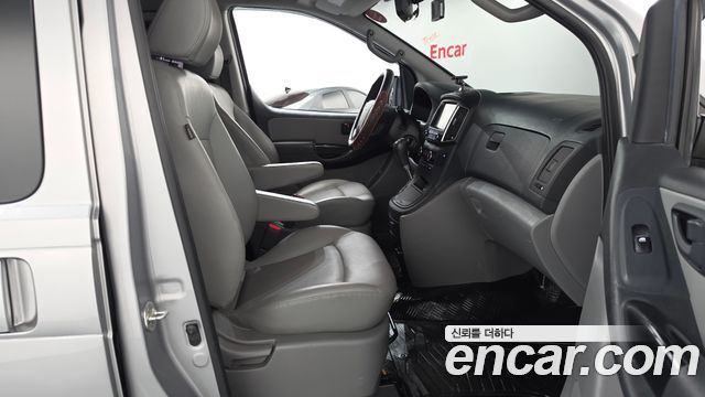 Hyundai Starex 2019 — photo 16