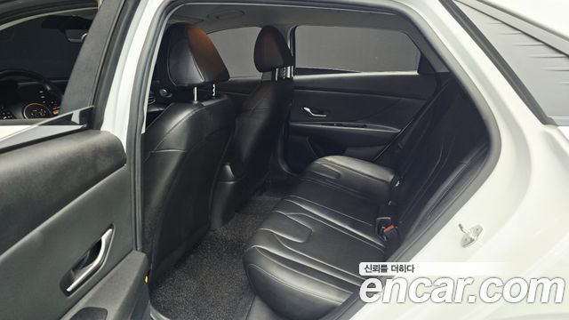 Hyundai AVANTE 2021 — photo 18