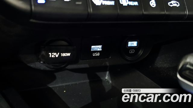 Hyundai AVANTE 2021 — photo 19