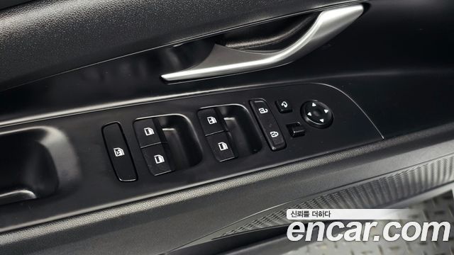Hyundai AVANTE 2021 — photo 25