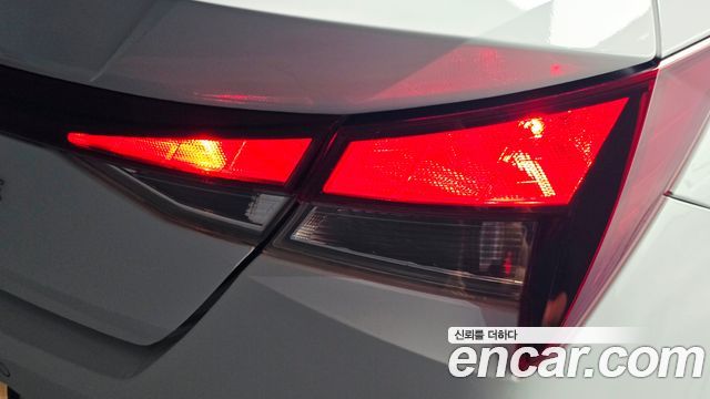 Hyundai AVANTE 2021 — photo 9