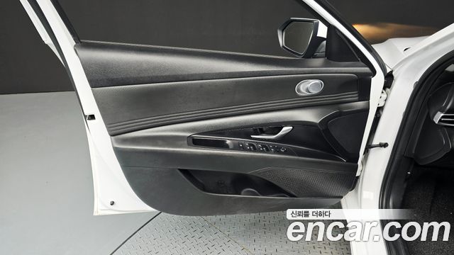 Hyundai AVANTE 2021 — photo 14