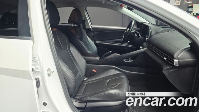 Hyundai AVANTE 2021 — photo 16