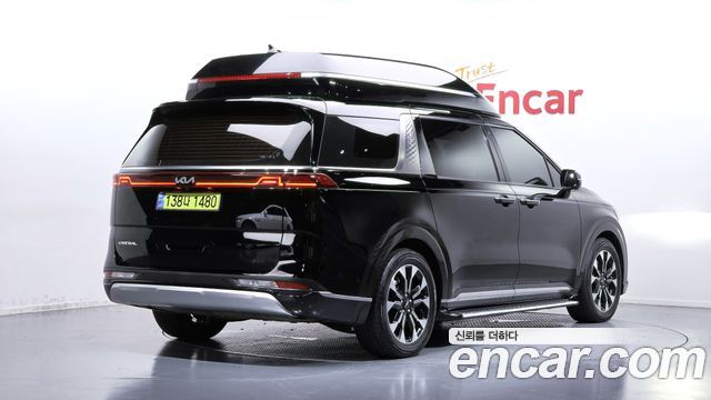 Kia Canival 2023 — photo 2