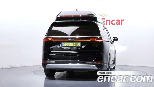 Kia Canival 2023 — photo 4