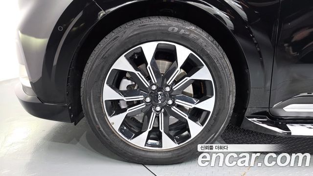 Kia Canival 2023 — photo 5