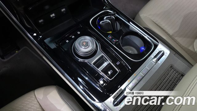 Kia Canival 2023 — photo 9
