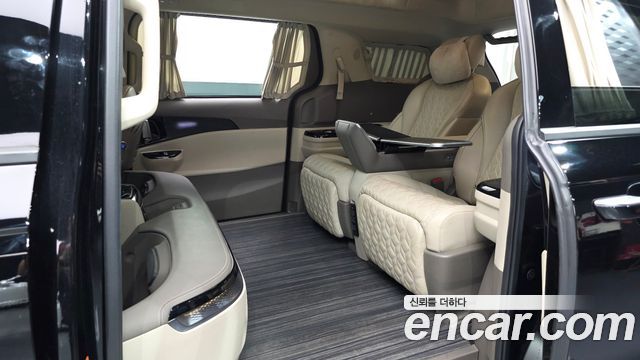 Kia Canival 2023 — photo 11