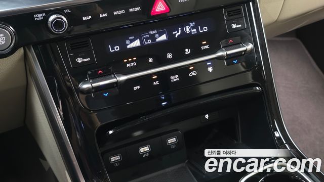 Kia Canival 2023 — photo 18