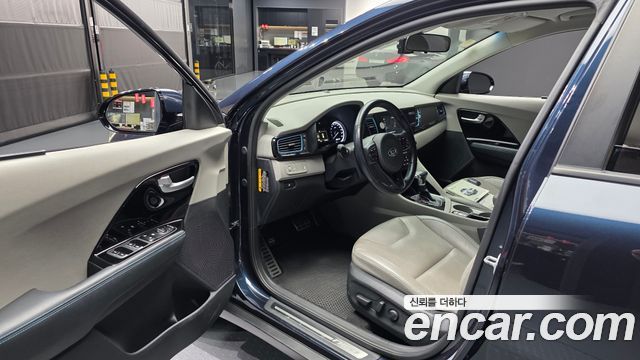 Kia Niro 2017 — photo 13