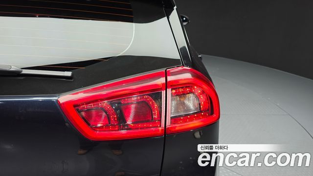 Kia Niro 2017 — photo 9
