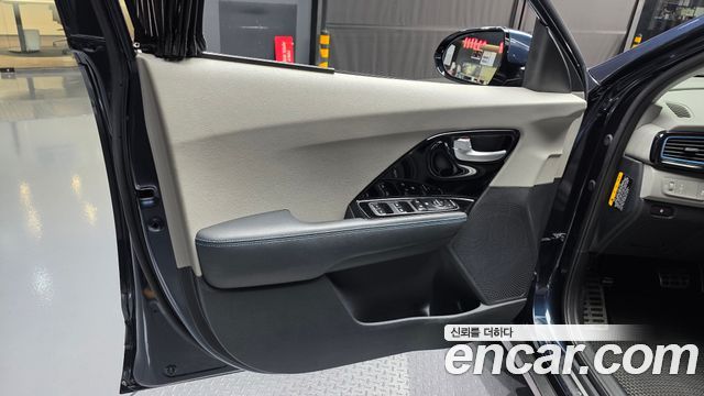 Kia Niro 2017 — photo 14
