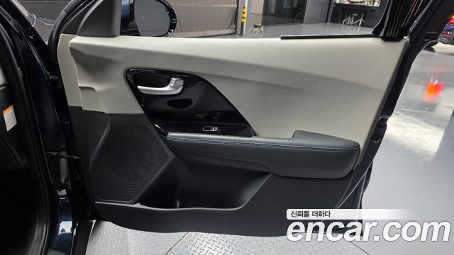 Kia Niro 2017 — photo 15