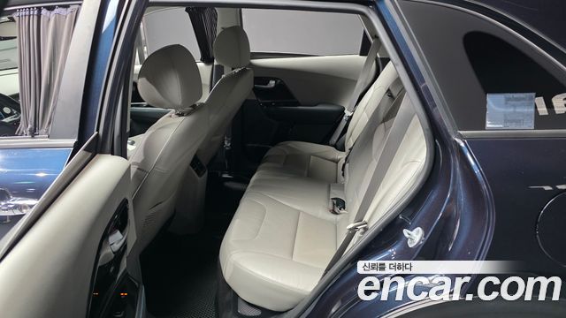 Kia Niro 2017 — photo 16