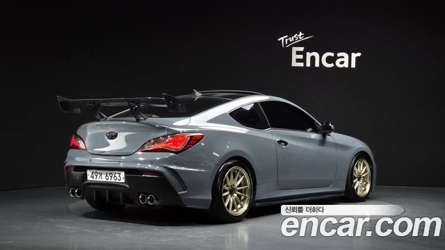 Hyundai Genesis 2010 — photo 2