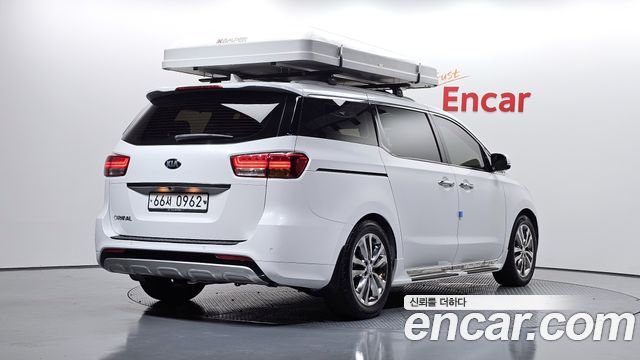Kia Canival 2016 — photo 2