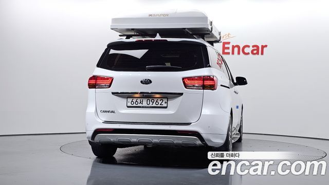Kia Canival 2016 — photo 4