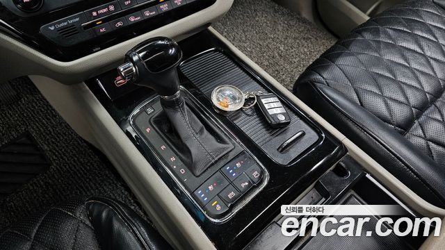Kia Canival 2016 — photo 12