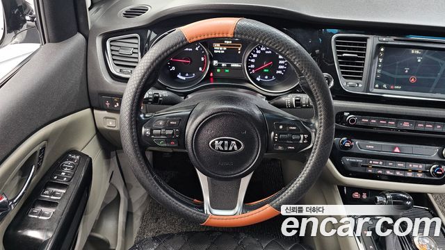 Kia Canival 2016 — photo 19