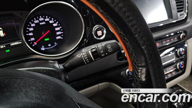 Kia Canival 2016 — photo 23