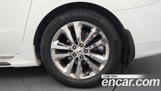 Kia Canival 2016 — photo 7