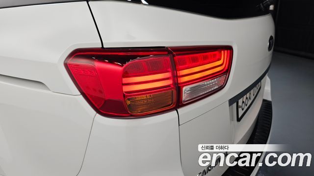 Kia Canival 2016 — photo 9