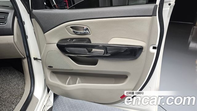 Kia Canival 2016 — photo 15