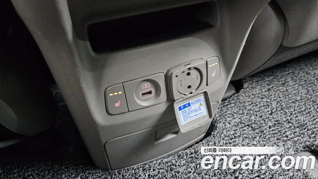 Kia Canival 2016 — photo 28