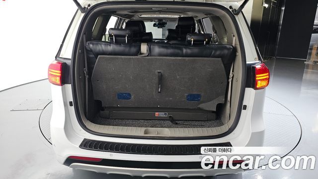 Kia Canival 2016 — photo 30