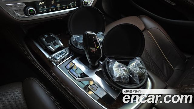 BMW 7-Series 2016 — photo 12