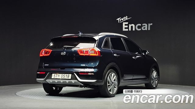 Kia Niro 2017 — photo 2
