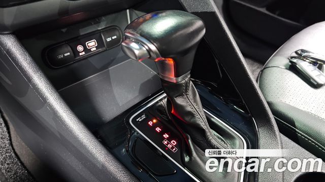 Kia Niro 2017 — photo 12