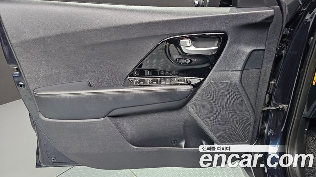 Kia Niro 2017 — photo 14