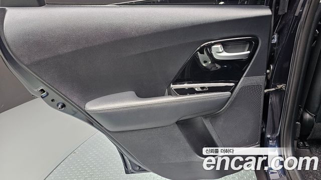 Kia Niro 2017 — photo 15