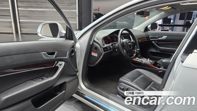 Audi A6 2010 — photo 10