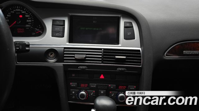 Audi A6 2010 — photo 14
