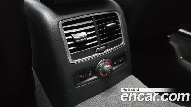 Audi A6 2010 — photo 17