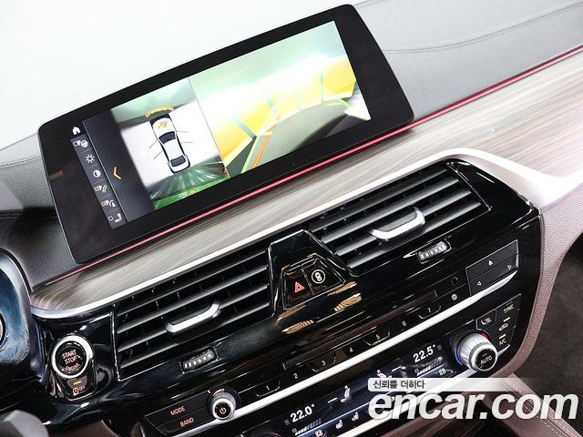 BMW 5-Series 2017 — photo 7