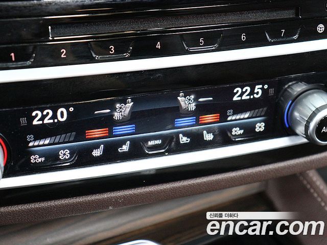 BMW 5-Series 2017 — photo 9