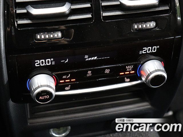 BMW 5-Series 2017 — photo 12